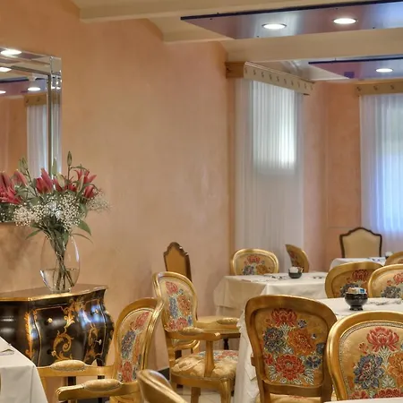 Отель Park 4*